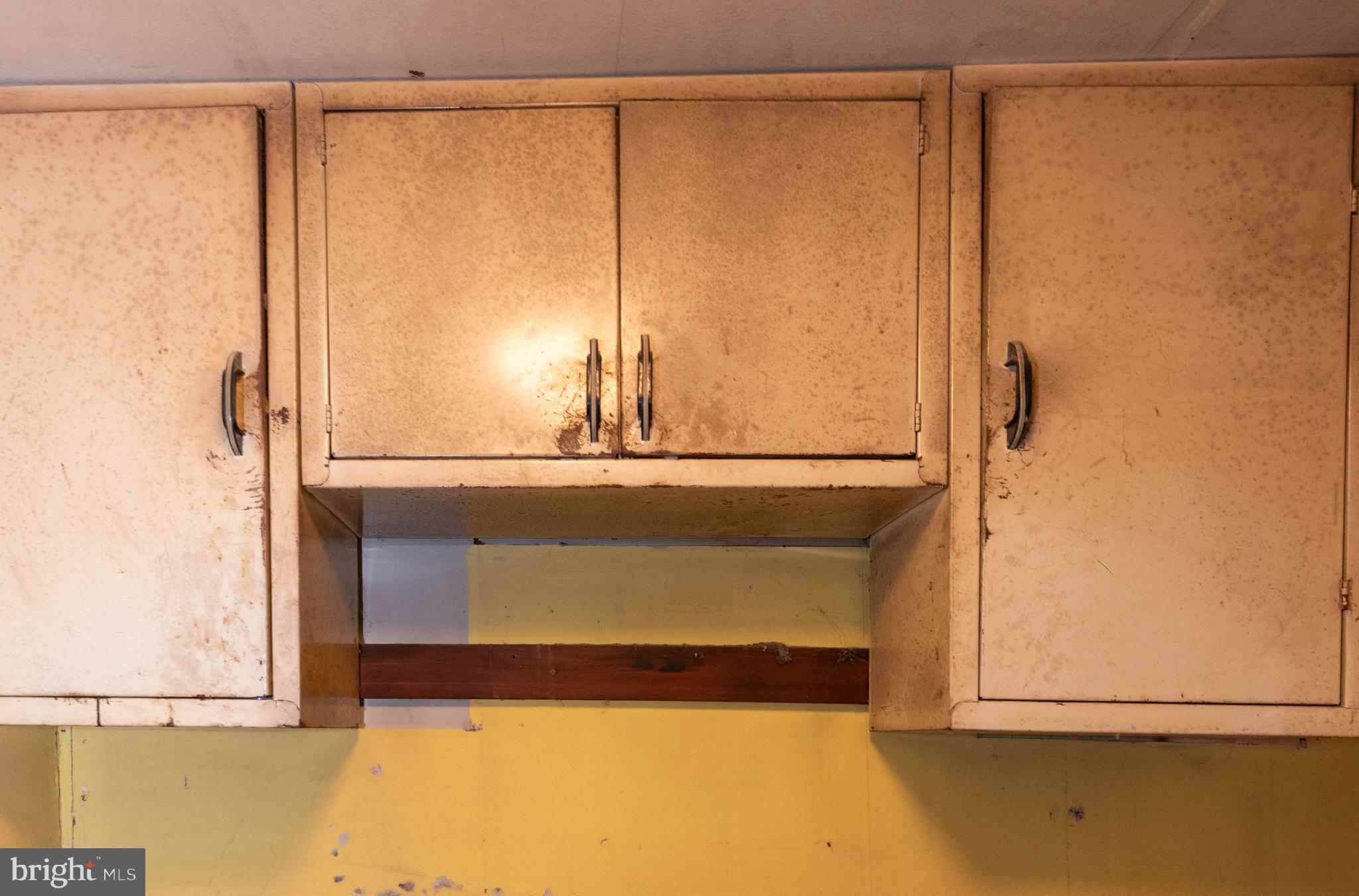 6510 North Point Road Edgemere, MD 21219 - Photo 37 of 56 a view of walk in closet