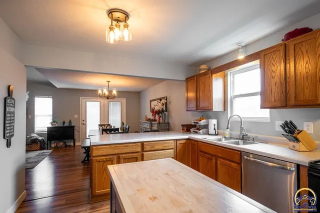 $345,000 | 1717 Southwest Stone Crest Drive, Topeka, KS 66615