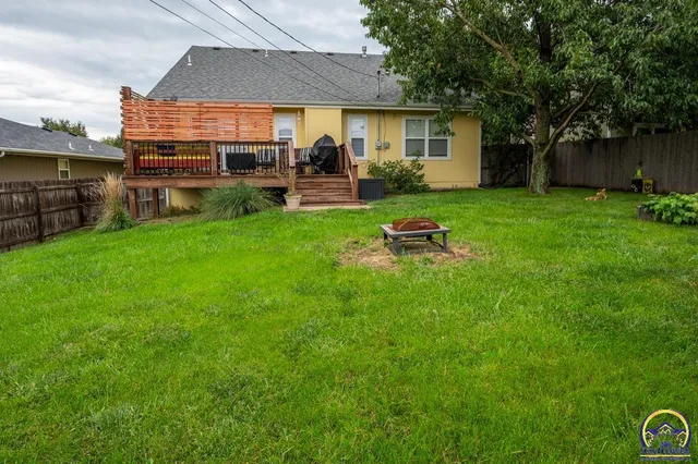 $345,000 | 1717 Southwest Stone Crest Drive, Topeka, KS 66615