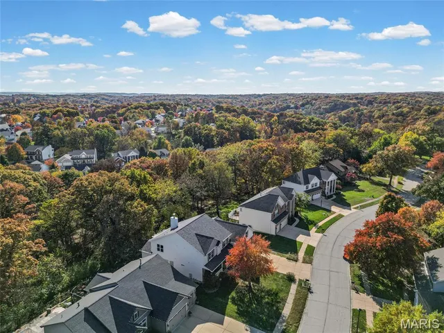 $675,000 | 410 Gillham Court, Ballwin, MO 63021