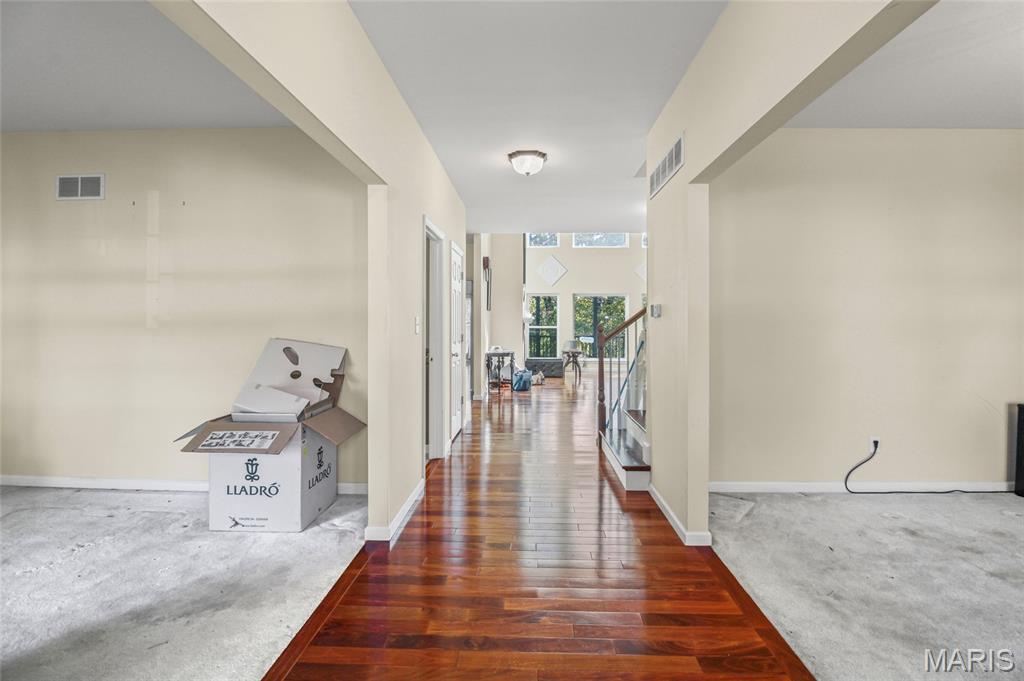 410 Gillham Court Ballwin, MO 63021 - Photo 5 of 25