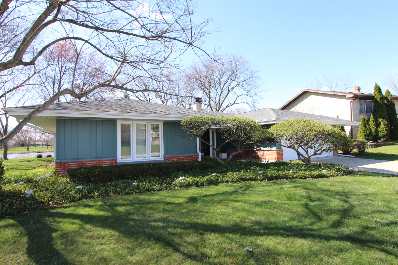 965 Rosedale Lane Hoffman Estates, IL 60169 - Photo 1 of 28 Gallery Image 1