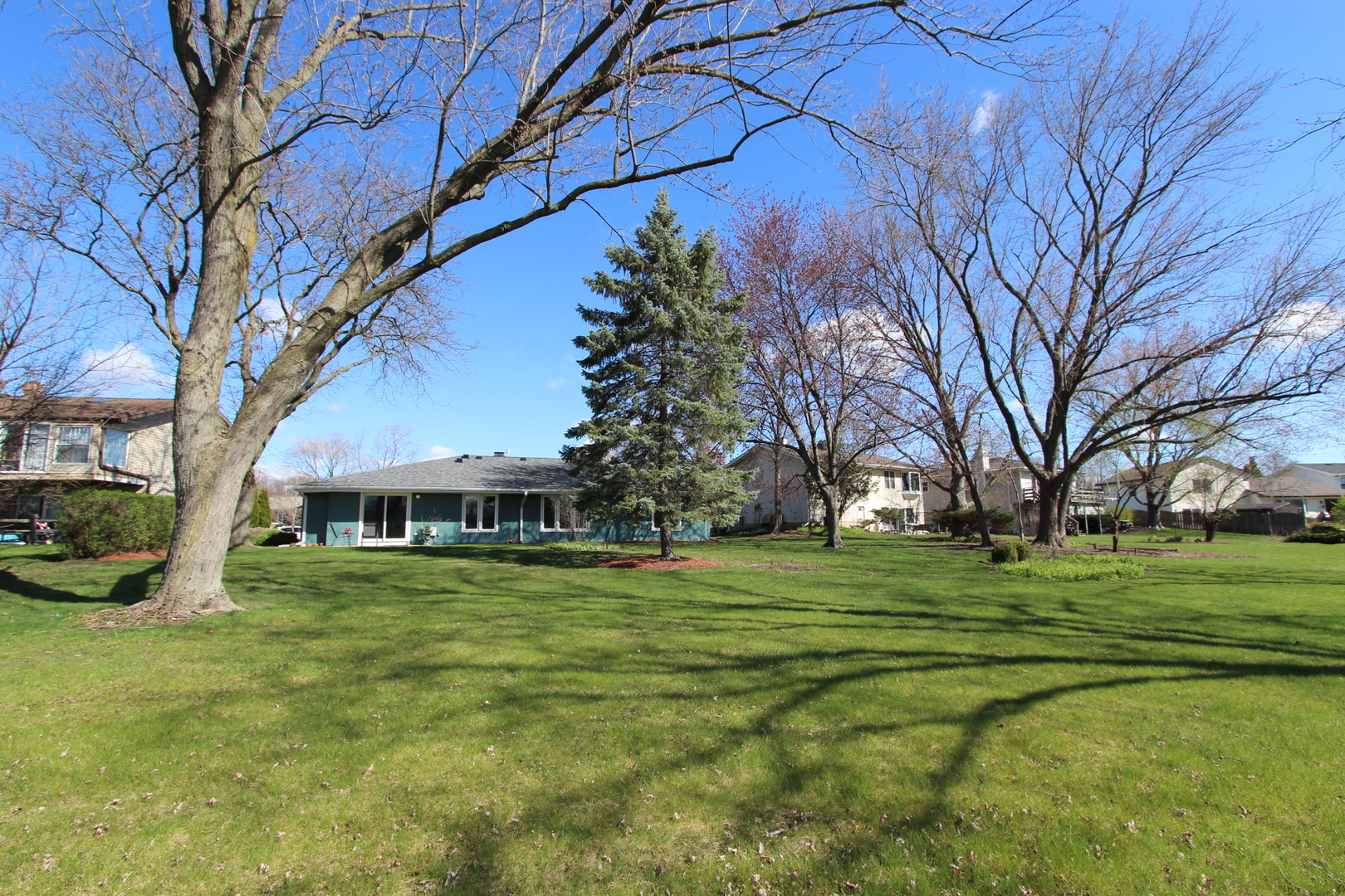 965 Rosedale Lane Hoffman Estates, IL 60169 - Photo 3 of 28 Gallery Image 3