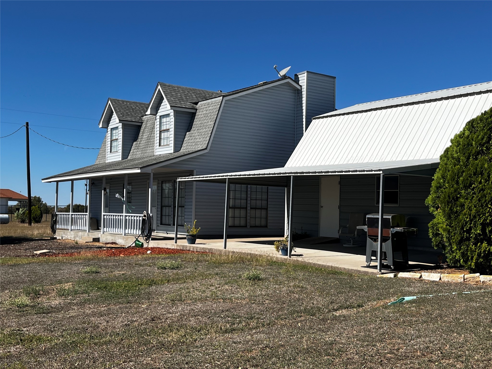 1100 Swiss Alp Hills Loop Schulenburg, TX 78956 - Photo 29 of 46 a front view of a house
