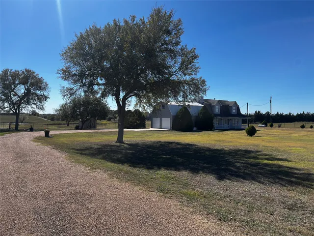 $595,900 | 1100 Swiss Alp Hills Loop, Schulenburg, TX 78956