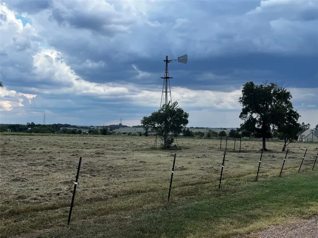 $595,900 | 1100 Swiss Alp Hills Loop, Schulenburg, TX 78956