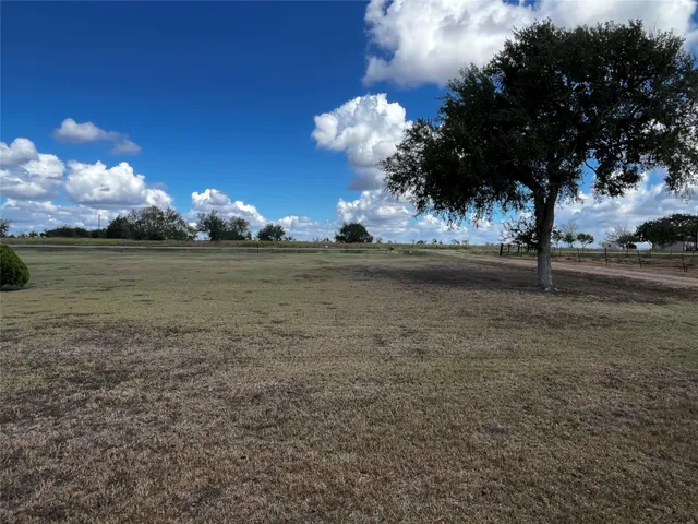$595,900 | 1100 Swiss Alp Hills Loop, Schulenburg, TX 78956