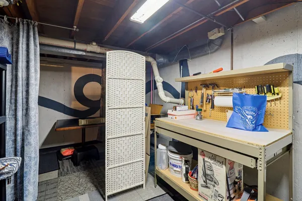 $230,000 | 673 Cardinal Court, Grayslake, IL 60030