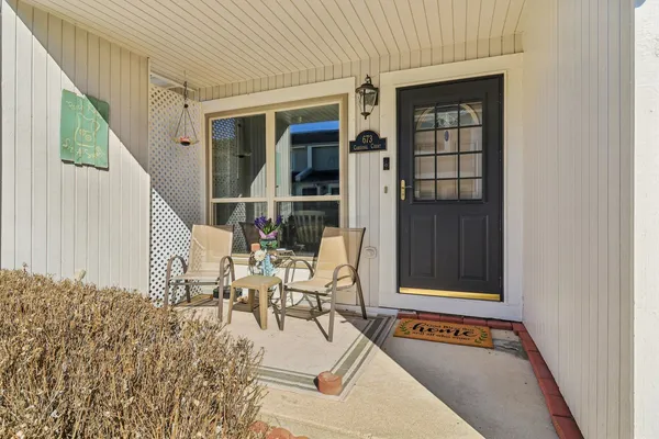 $230,000 | 673 Cardinal Court, Grayslake, IL 60030