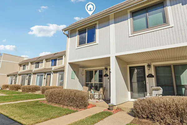 $230,000 | 673 Cardinal Court, Grayslake, IL 60030