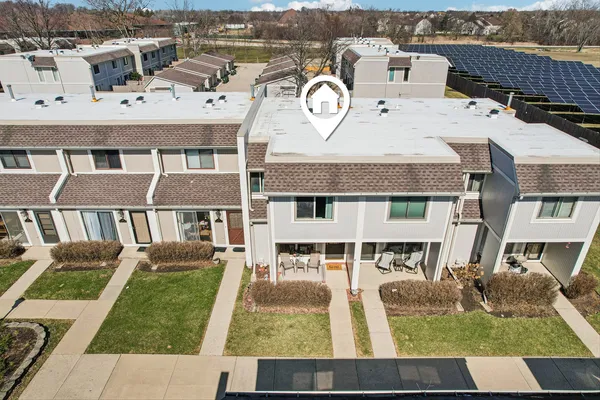 $230,000 | 673 Cardinal Court, Grayslake, IL 60030