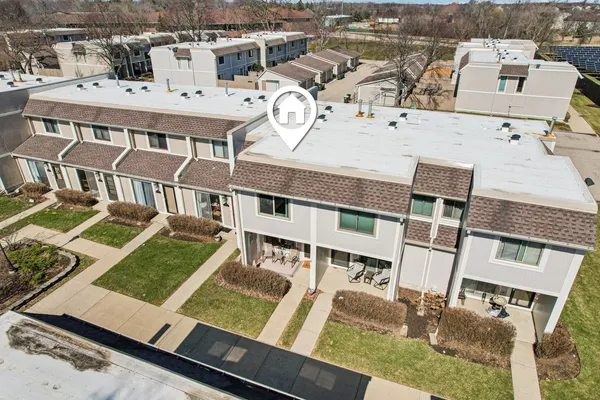 $230,000 | 673 Cardinal Court, Grayslake, IL 60030