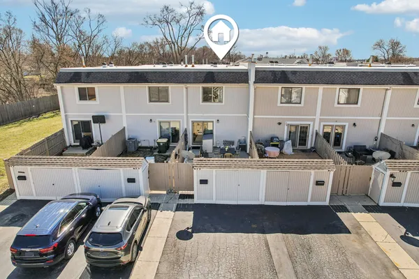 $230,000 | 673 Cardinal Court, Grayslake, IL 60030