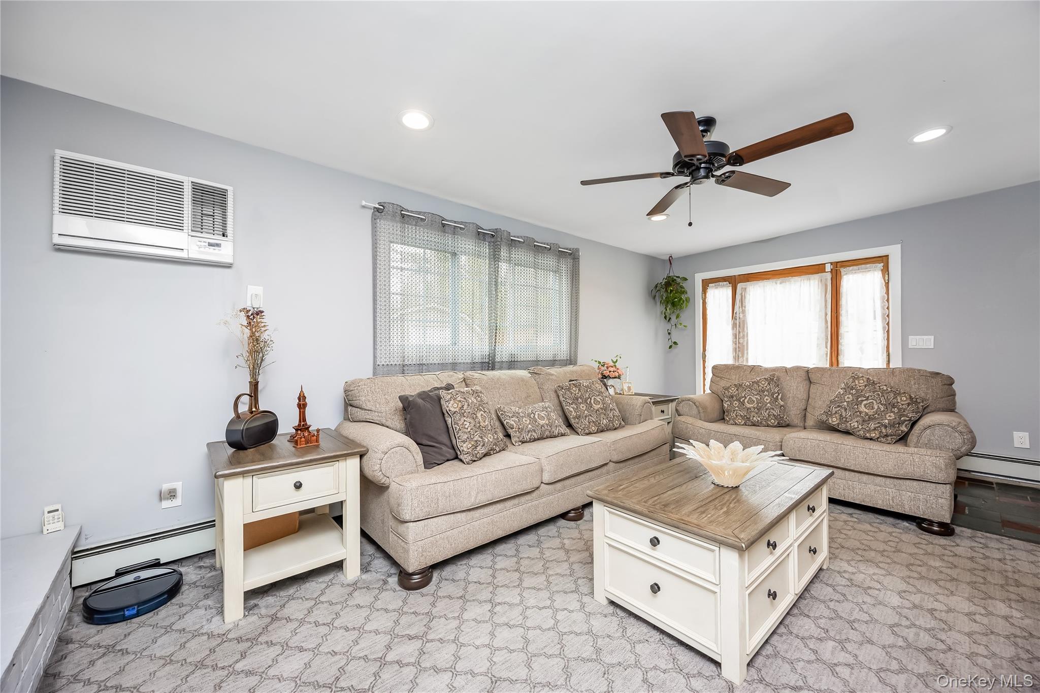 138 Rim Lane Hicksville, NY 11801 - Photo 13 of 33