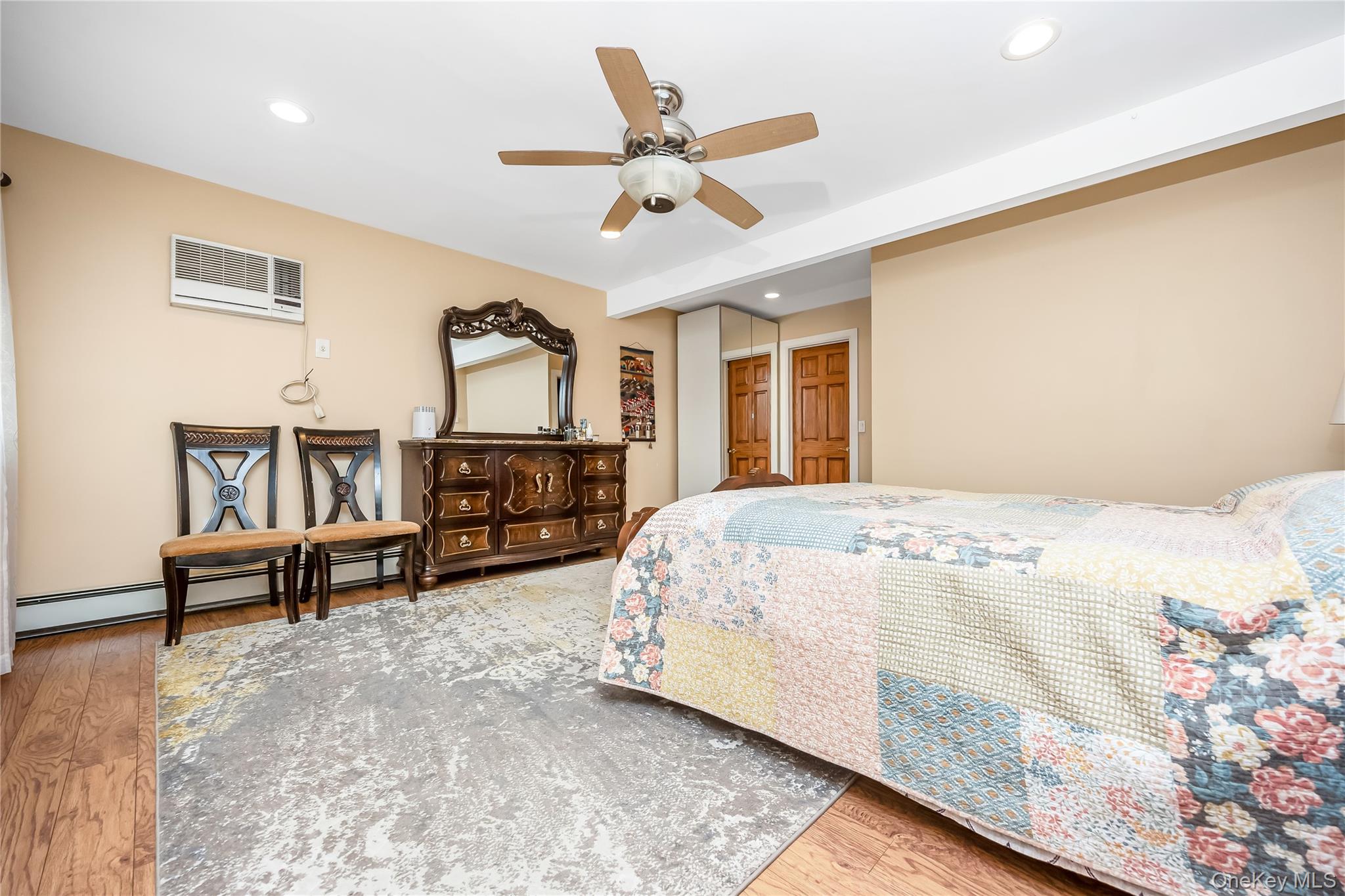 138 Rim Lane Hicksville, NY 11801 - Photo 17 of 33