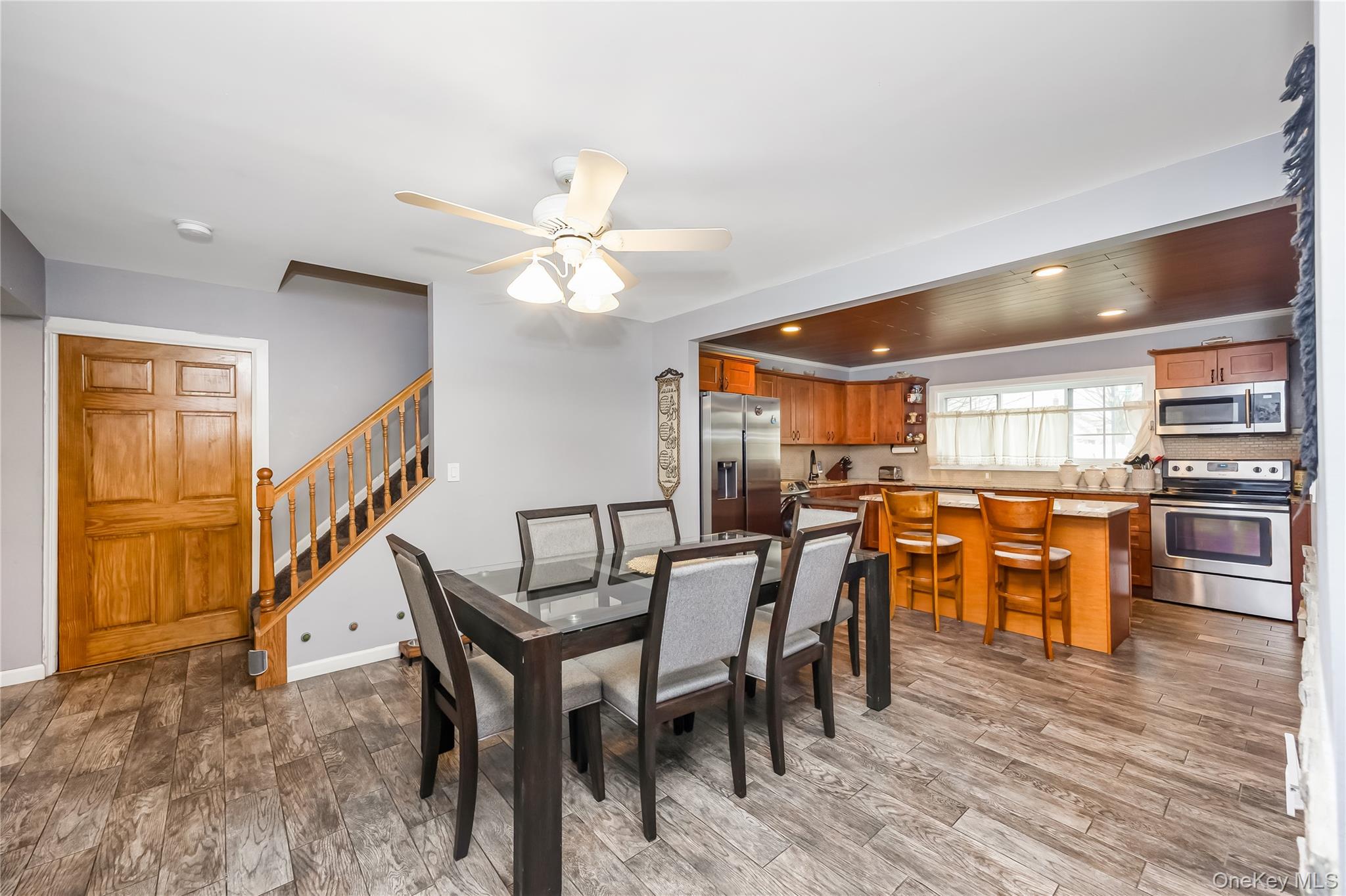 138 Rim Lane Hicksville, NY 11801 - Photo 10 of 33