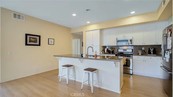 $4,675 | 13021 Central Avenue, Unit 402, Hawthorne, CA 90250
