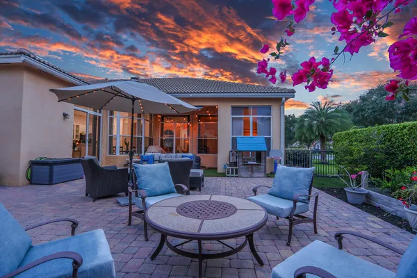 $1,099,995 | 146 Magnolia Way, Tequesta, FL 33469