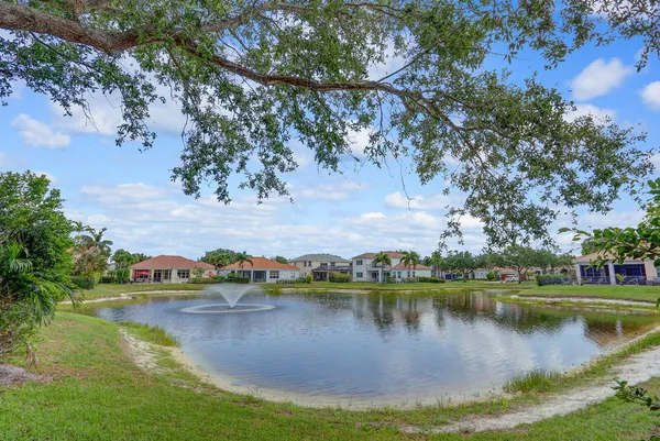 $1,099,995 | 146 Magnolia Way, Tequesta, FL 33469