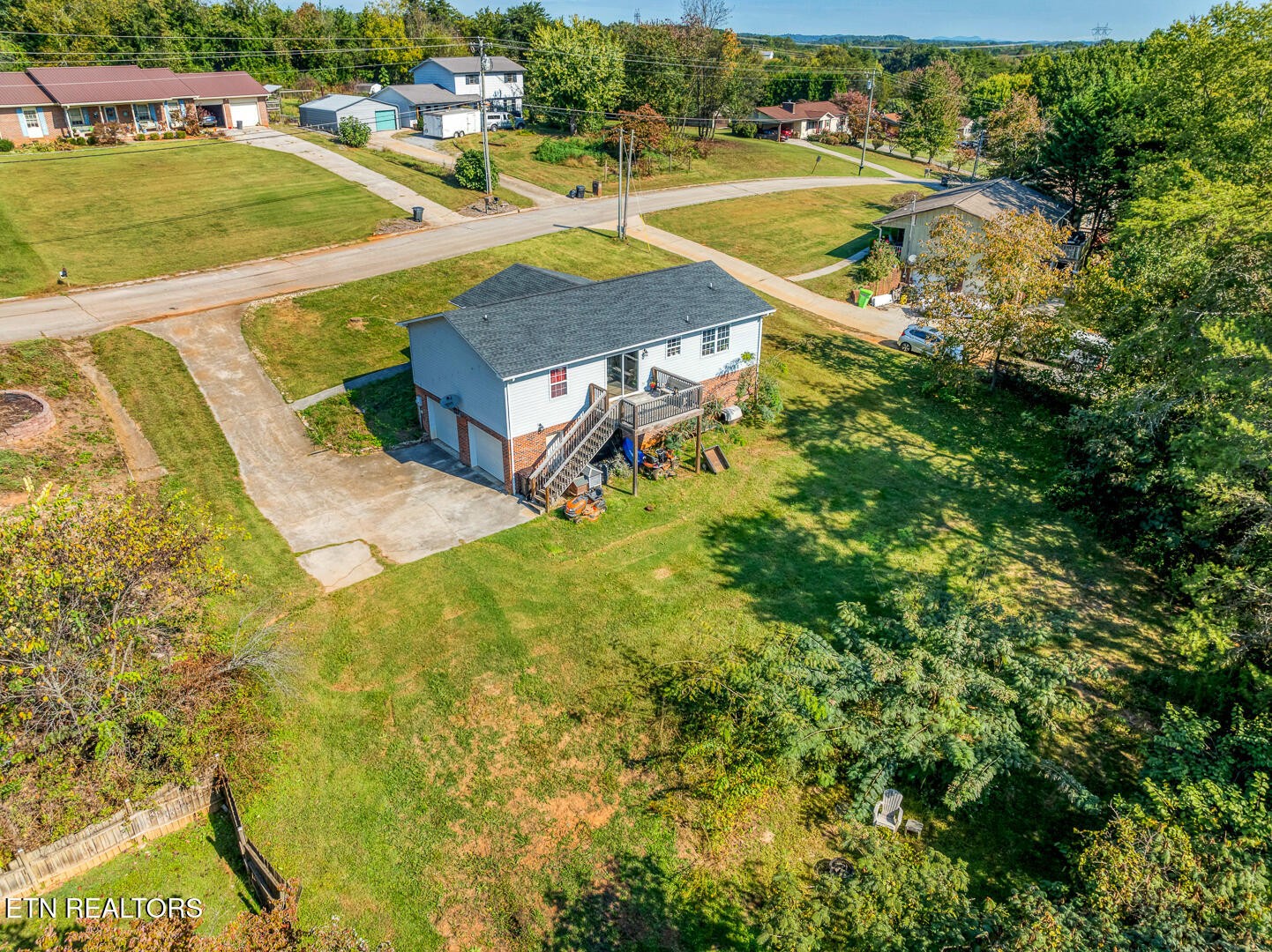 2812 Ridgeview Drive Maryville, TN 37801 - Photo 33 of 36 Gallery Image 33