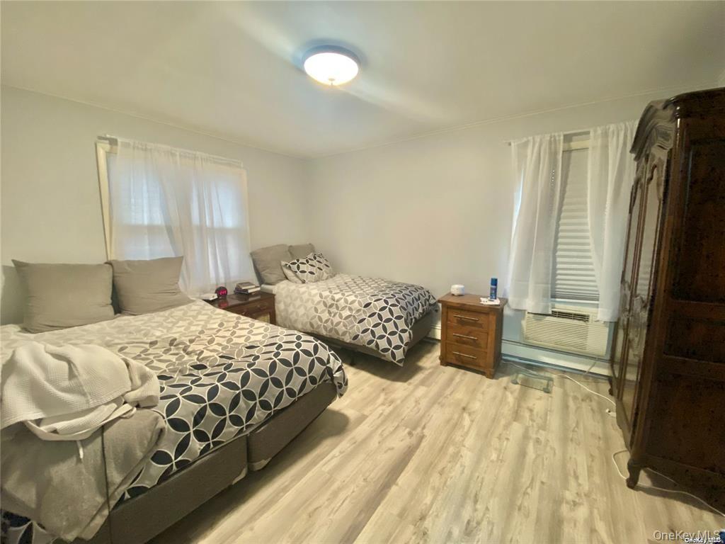 107 Baker Hill Road Great Neck, NY 11023 - Photo 14 of 23