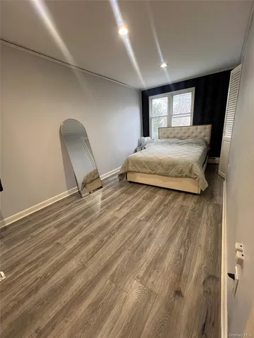 $1,298,000 | 107 Baker Hill Road, Great Neck, NY 11023