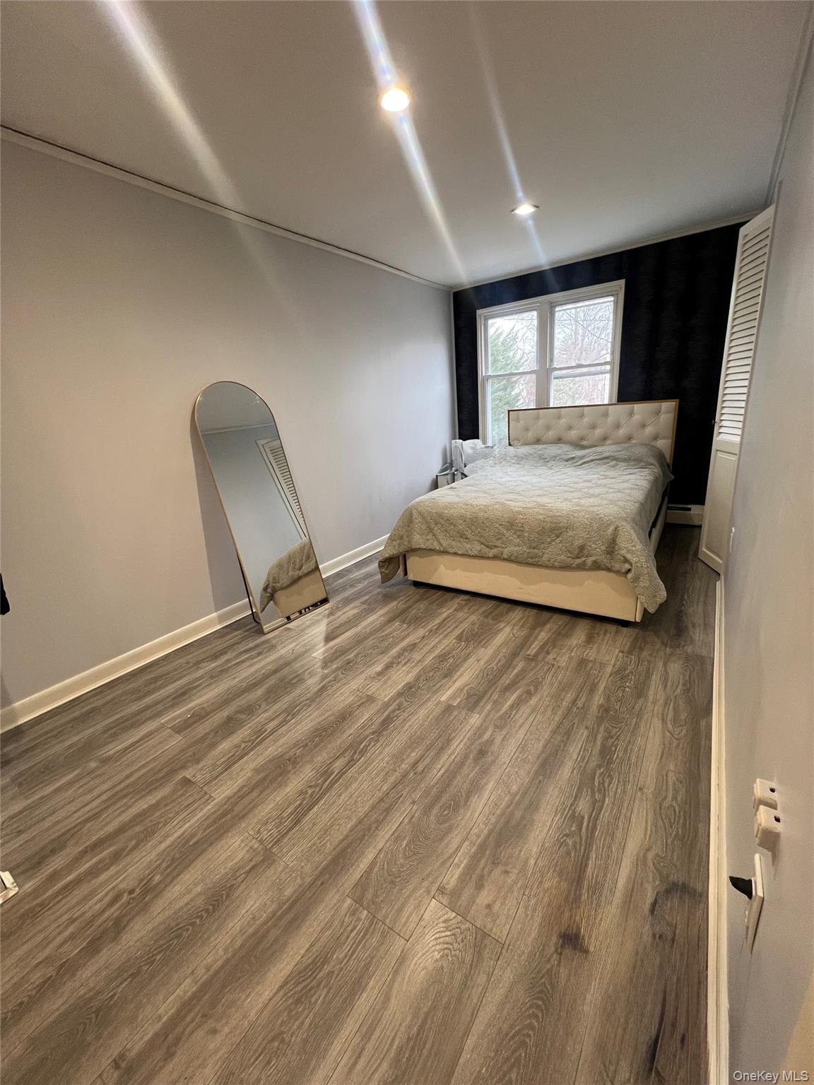 107 Baker Hill Road Great Neck, NY 11023 - Photo 16 of 23