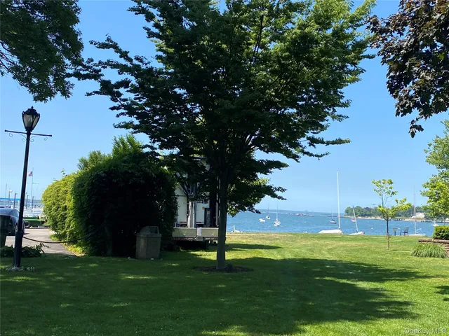 $1,298,000 | 107 Baker Hill Road, Great Neck, NY 11023