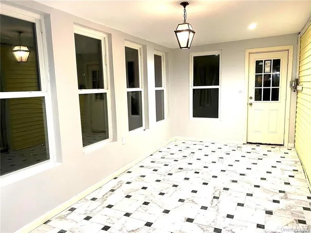 $1,298,000 | 107 Baker Hill Road, Great Neck, NY 11023