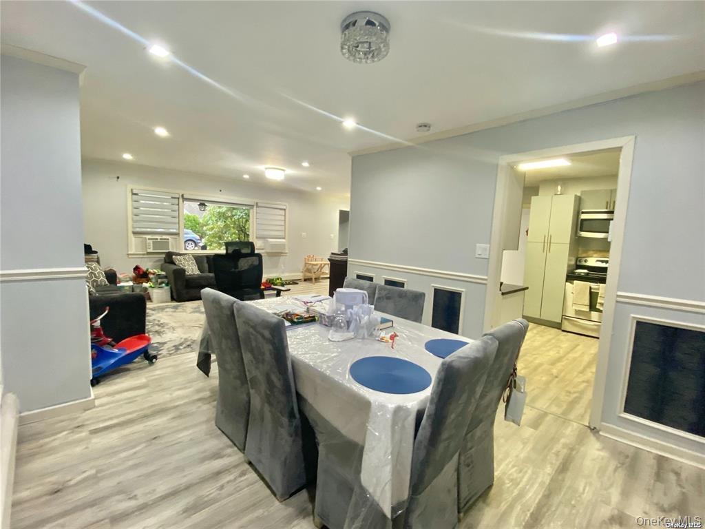 107 Baker Hill Road Great Neck, NY 11023 - Photo 6 of 33