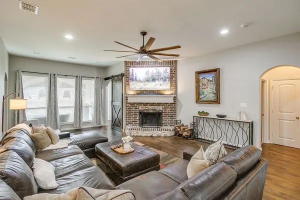 $440,000 | 2721 Buffalo Run, Burleson, TX 76028