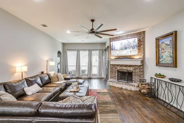 $440,000 | 2721 Buffalo Run, Burleson, TX 76028