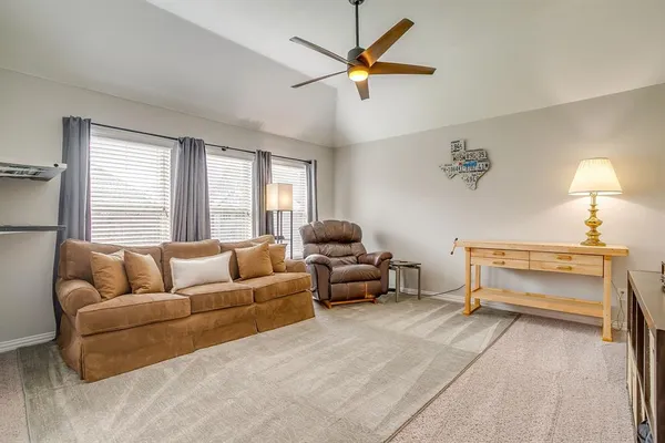 $440,000 | 2721 Buffalo Run, Burleson, TX 76028