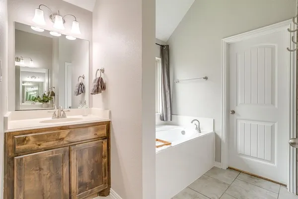 $440,000 | 2721 Buffalo Run, Burleson, TX 76028