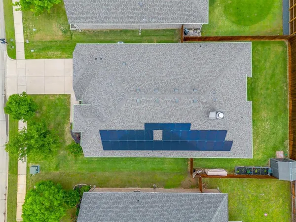 $440,000 | 2721 Buffalo Run, Burleson, TX 76028