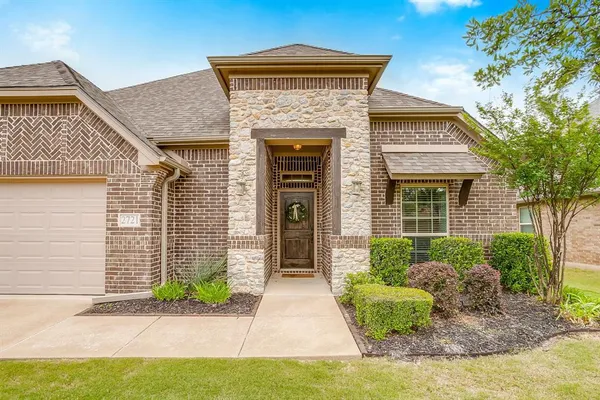 $440,000 | 2721 Buffalo Run, Burleson, TX 76028