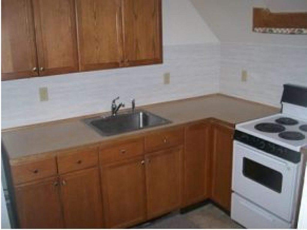 5 Central Avenue Rochester, NH 03867 - Photo 8 of 11