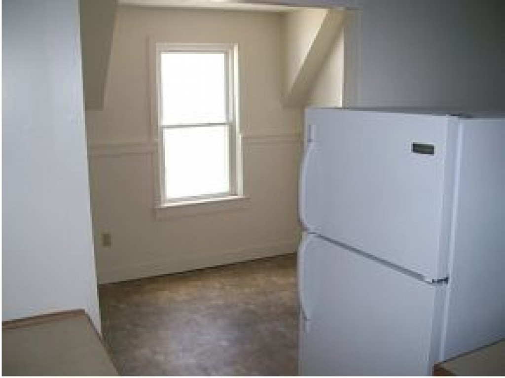 5 Central Avenue Rochester, NH 03867 - Photo 9 of 11