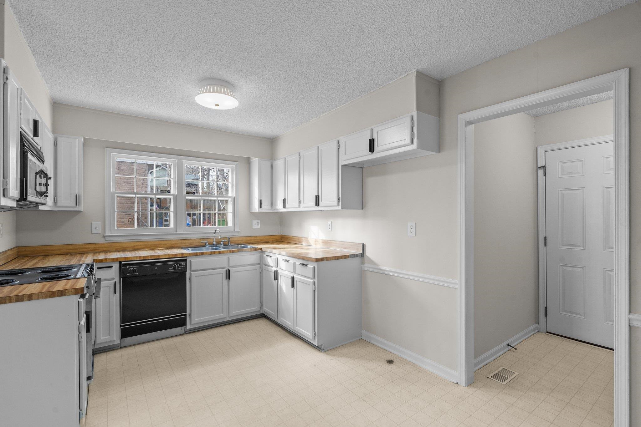 512 Sawmill Road Raleigh, NC 27615 - Photo 10 of 30 Photo 10