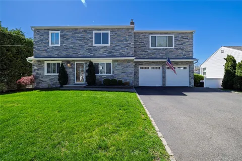 $1,375,000 | 140 Baltimore Avenue, Massapequa, NY 11758