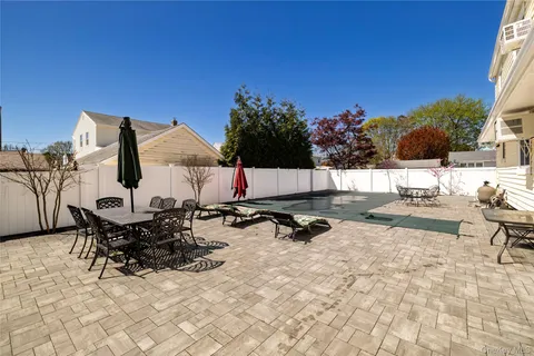 $1,375,000 | 140 Baltimore Avenue, Massapequa, NY 11758