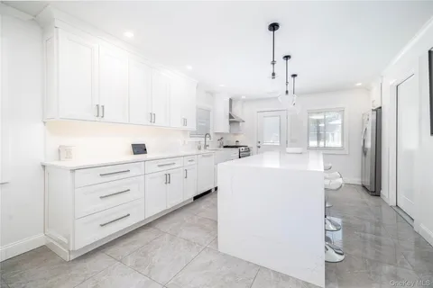 $1,375,000 | 140 Baltimore Avenue, Massapequa, NY 11758