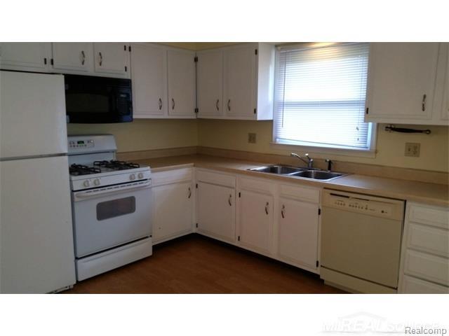 2551 Roseview Drive Rochester Hills, MI 48306 - Photo 24 of 39