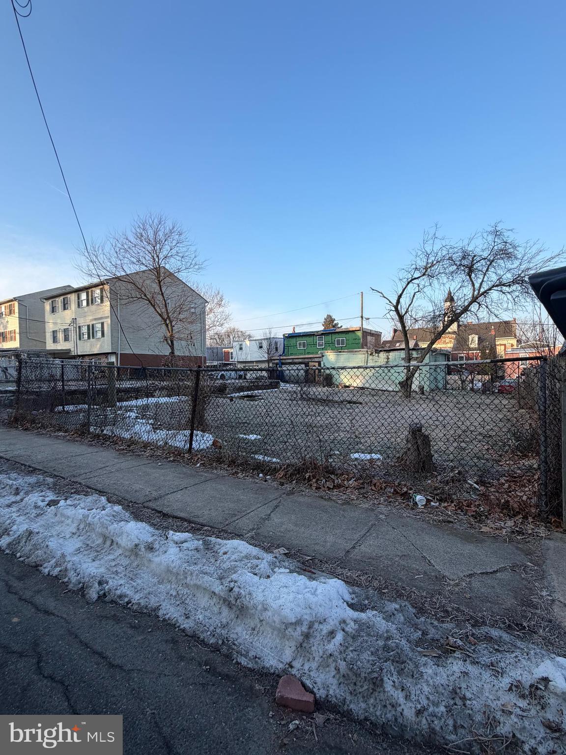 522 Beaver Street Lancaster, PA 17603 - Photo 2 of 3 a view of a dry yard with wooden fence