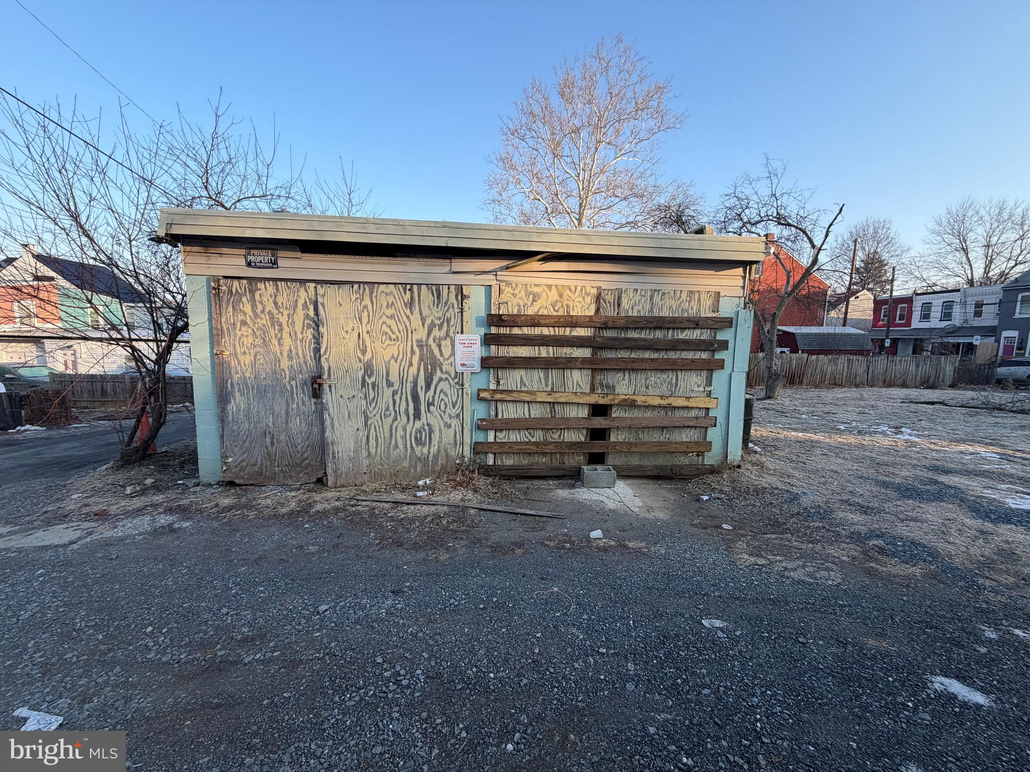 522 Beaver Street Lancaster, PA 17603 - Photo 3 of 3 a view of room with a flat screen tv