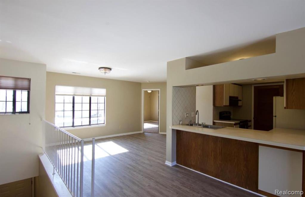 1572 Meadowside Drive, Unit 198 Rochester, MI 48307 - Photo 4 of 19