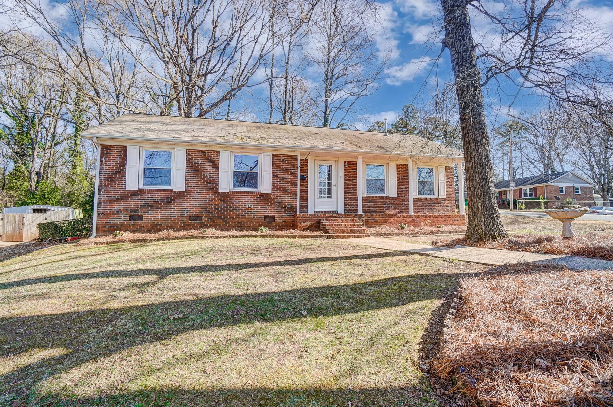 707 Ranch Road Charlotte, NC 28208 - Photo 1 of 41 Gallery Image 1