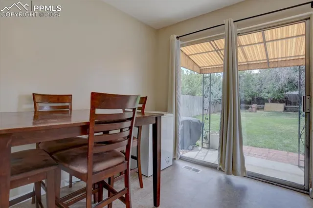 a view of a livingroom with furniture