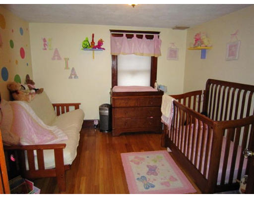 561 Lexington St(stanley Road Waltham, MA 02452 - Photo 14 of 20