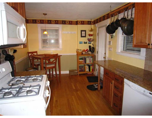 561 Lexington St(stanley Road Waltham, MA 02452 - Photo 6 of 20